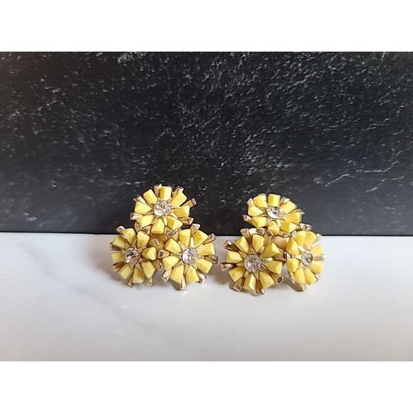 Coro Yellow Flower Screwback Earrings Vintage - Picture 2 of 10
